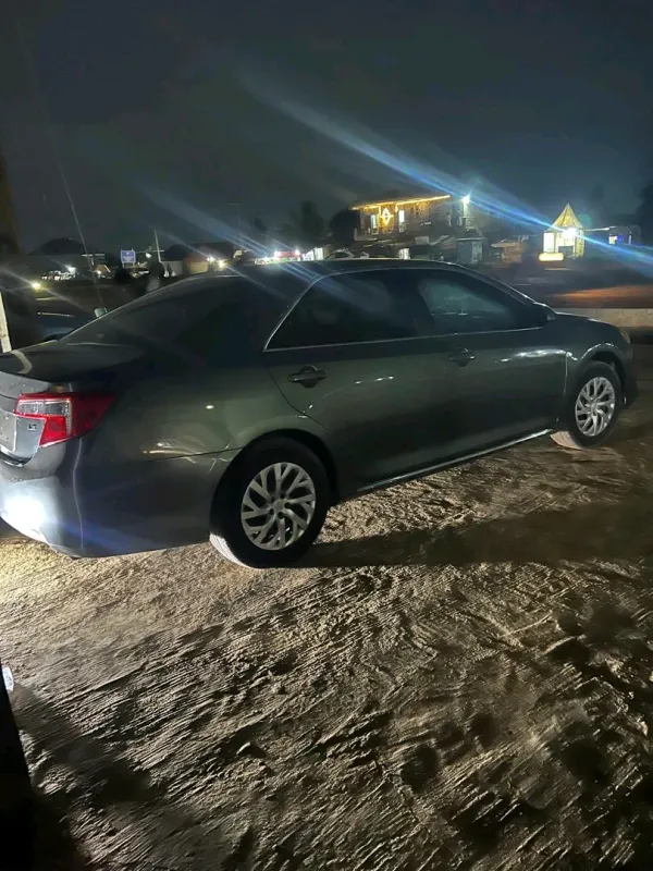 Thumbnail 2 of 2012 Toyota Camry LE
