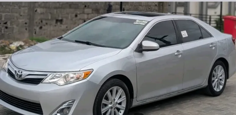 Thumbnail 2 of 2013 Toyota Camry XLE