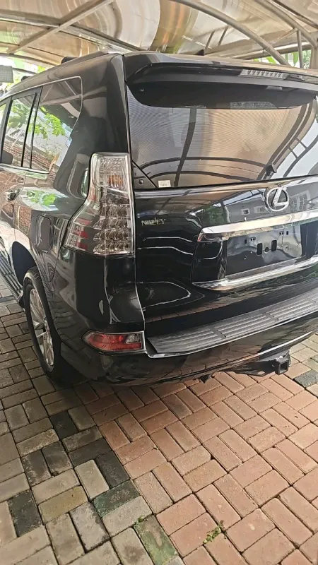 Thumbnail 2 of 2017 Lexus GX