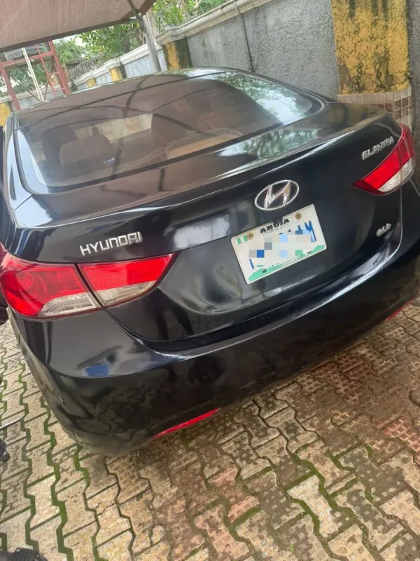 Main image of 2013 Hyundai Elantra gls