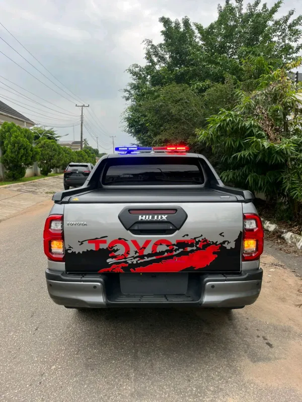 Thumbnail 2 of 2024 Toyota Hilux