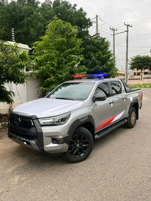Thumbnail 3 of 2024 Toyota Hilux