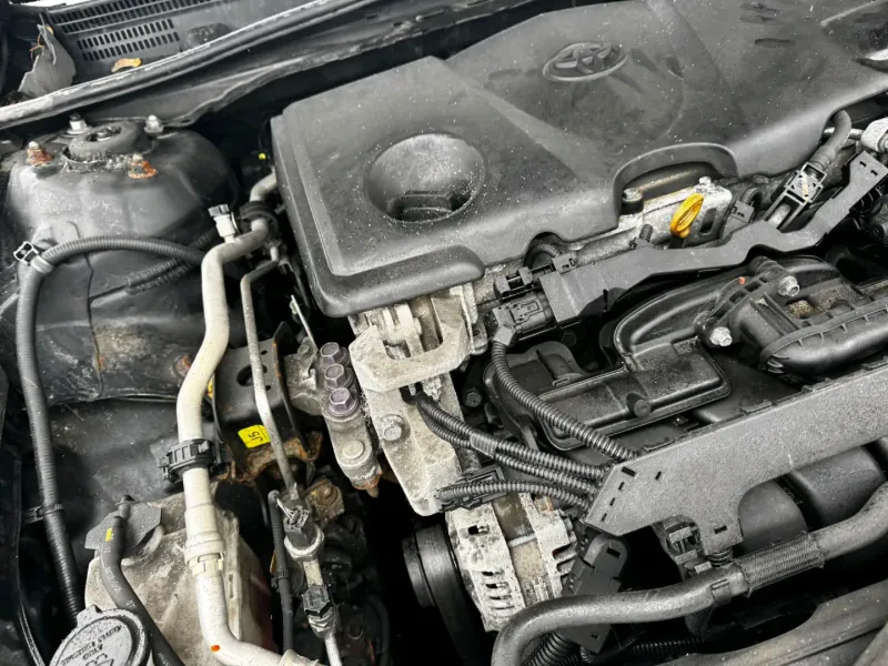 Thumbnail 2 of 2018 Toyota Camry SE