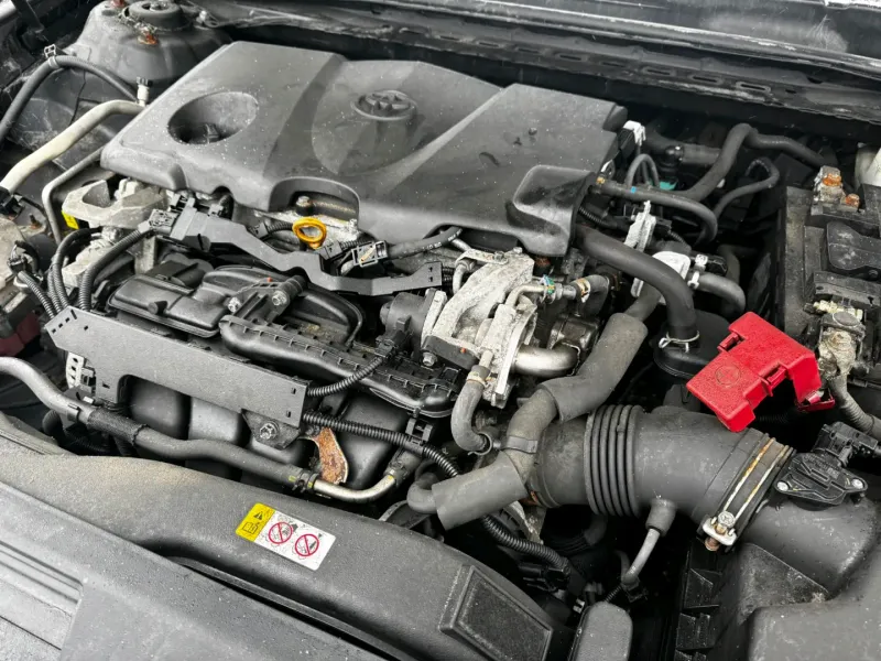 Thumbnail 3 of 2018 Toyota Camry SE