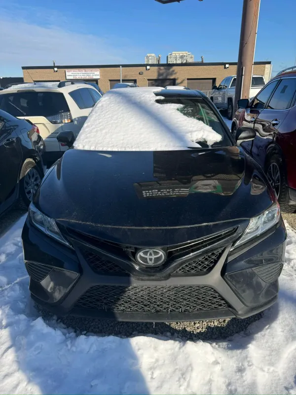Thumbnail 5 of 2018 Toyota Camry SE