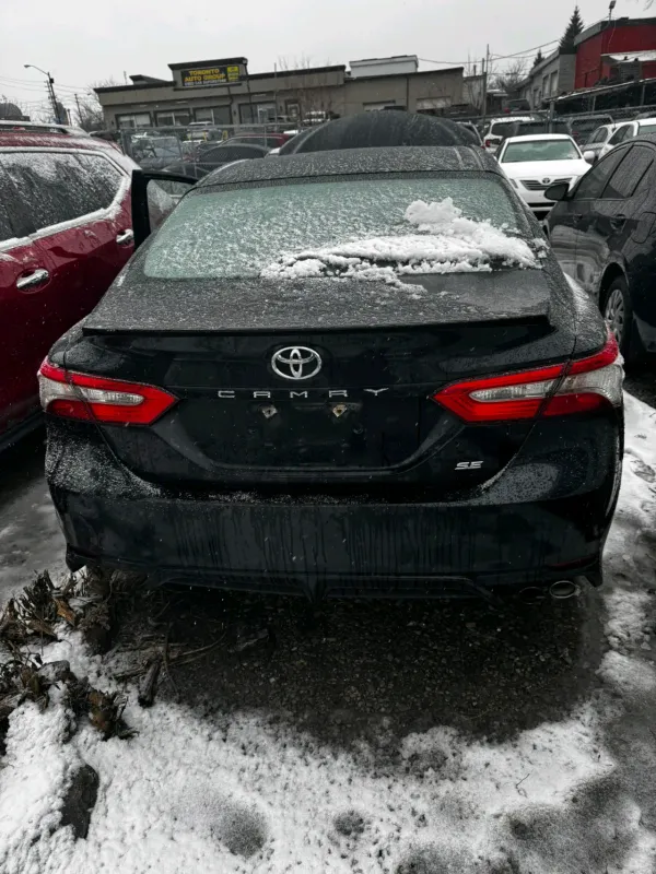 Thumbnail 6 of 2018 Toyota Camry SE