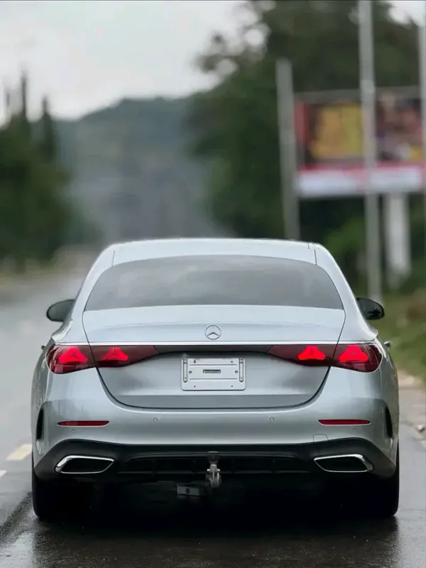 Thumbnail 2 of 2025 Mercedes-Benz S-Class SE
