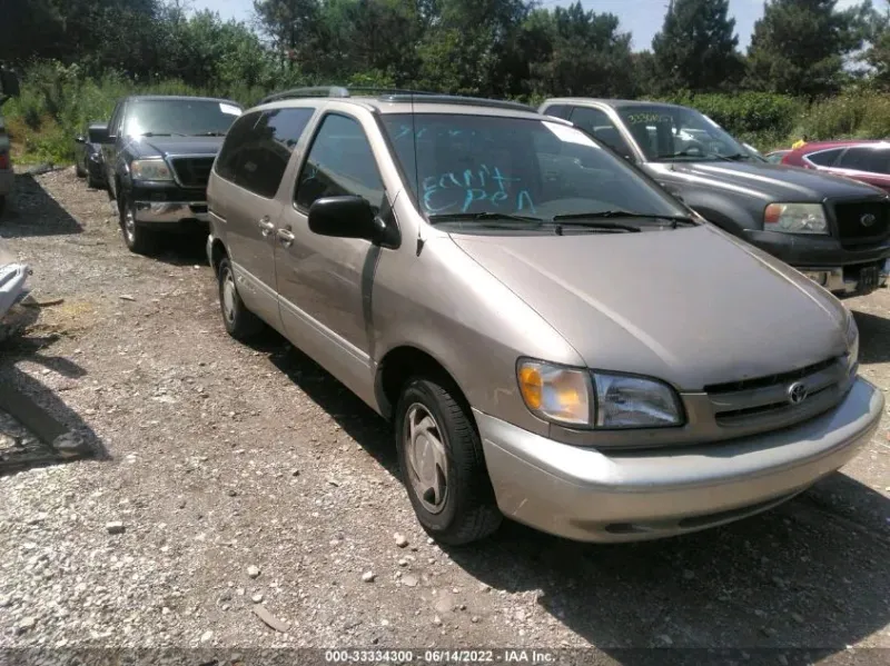 Thumbnail 3 of 2003 TOYOTA Sienna XLE