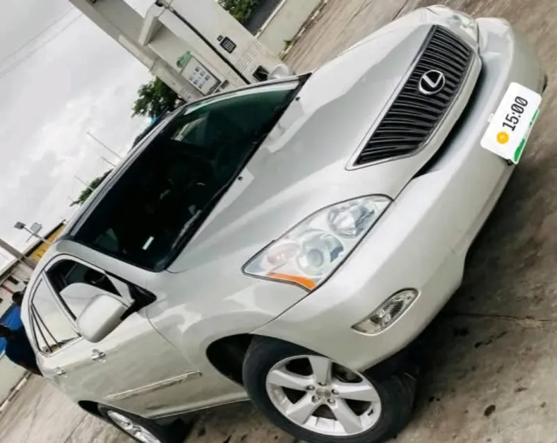 Main image of 2005 Lexus RX LE