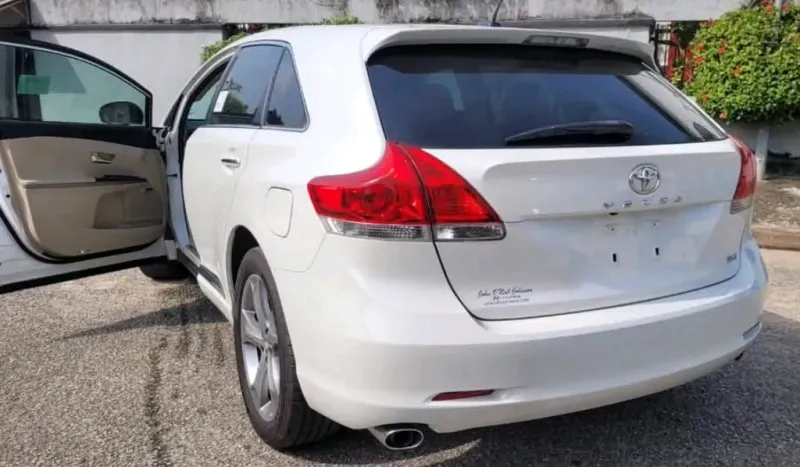 Thumbnail 2 of 2012 Toyota Venza XLE