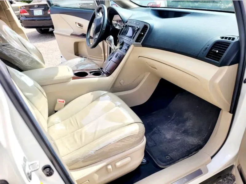 Thumbnail 5 of 2012 Toyota Venza XLE