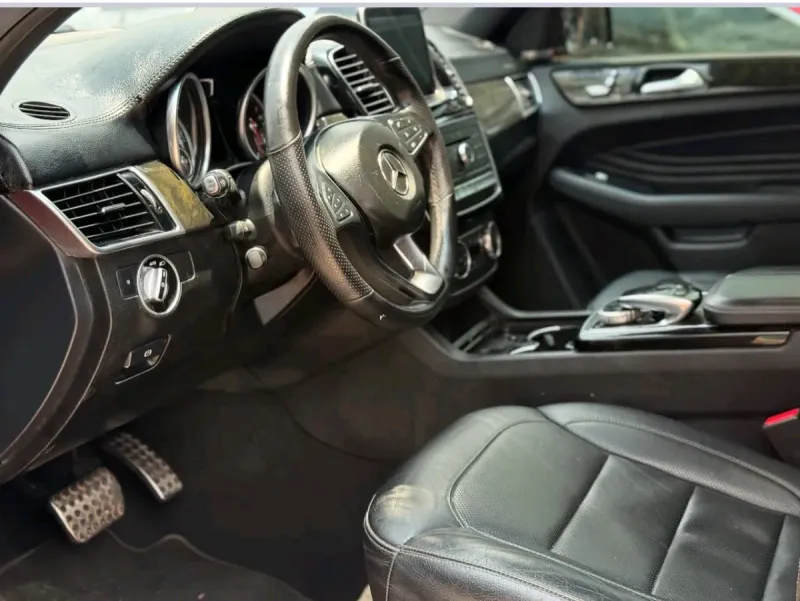 Thumbnail 6 of 2016 Mercedes-Benz GLE-Class LE