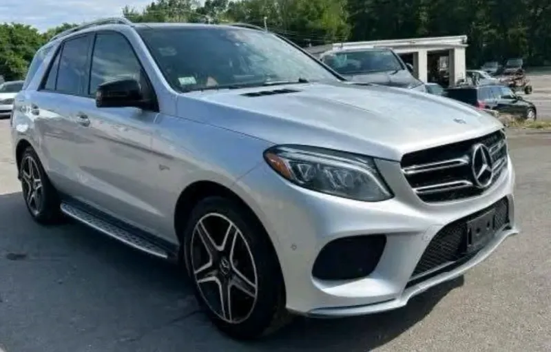 Thumbnail 3 of 2016 Mercedes-Benz GLE-Class XLE