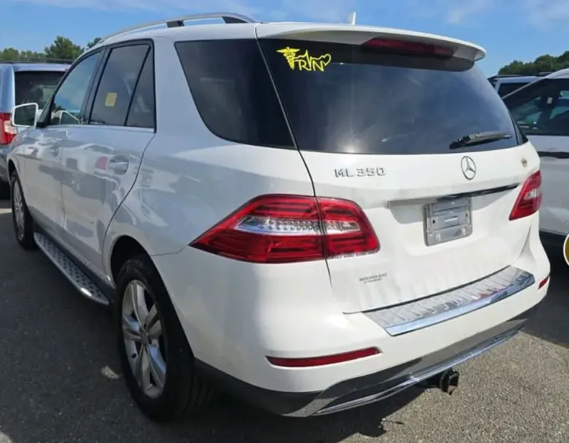 Thumbnail 2 of 2015 Mercedes-Benz ML-Class XLE