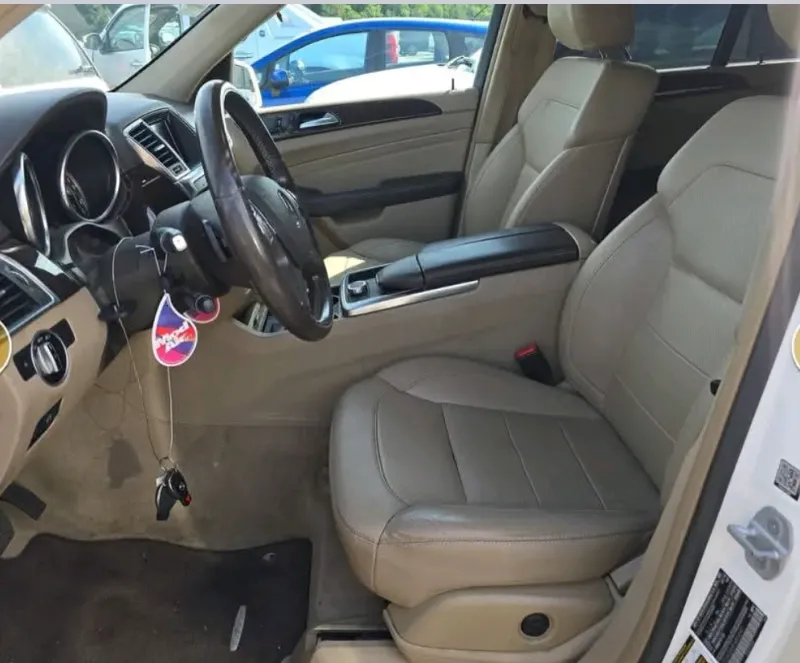 Thumbnail 4 of 2015 Mercedes-Benz ML-Class XLE