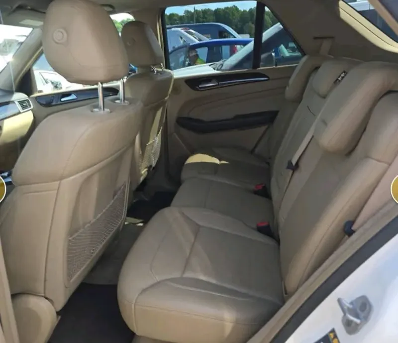 Thumbnail 5 of 2015 Mercedes-Benz ML-Class XLE