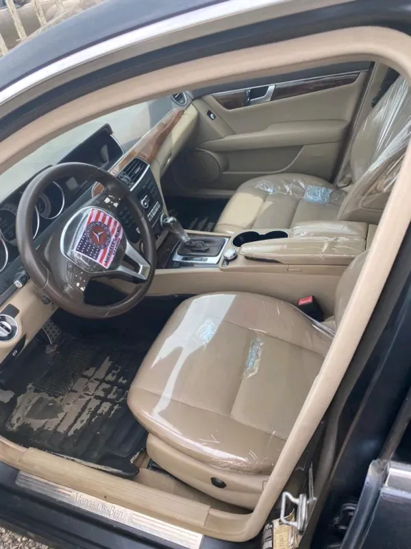 Thumbnail 4 of 2013 Mercedes-Benz C-Class