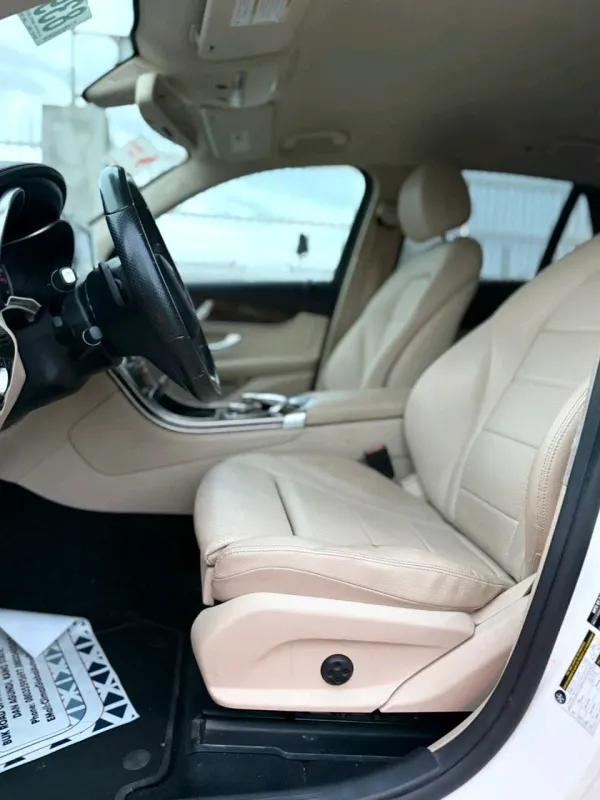 Thumbnail 6 of 2016 MERCEDES-BENZ GLC-Class