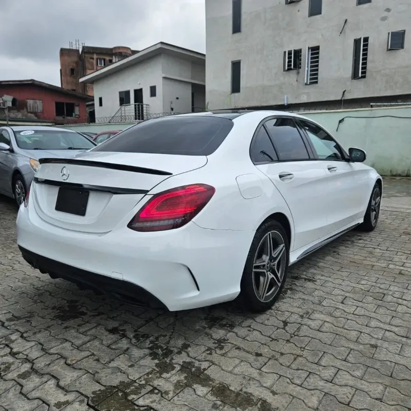 Thumbnail 2 of 2020 Mercedes-Benz C-Class