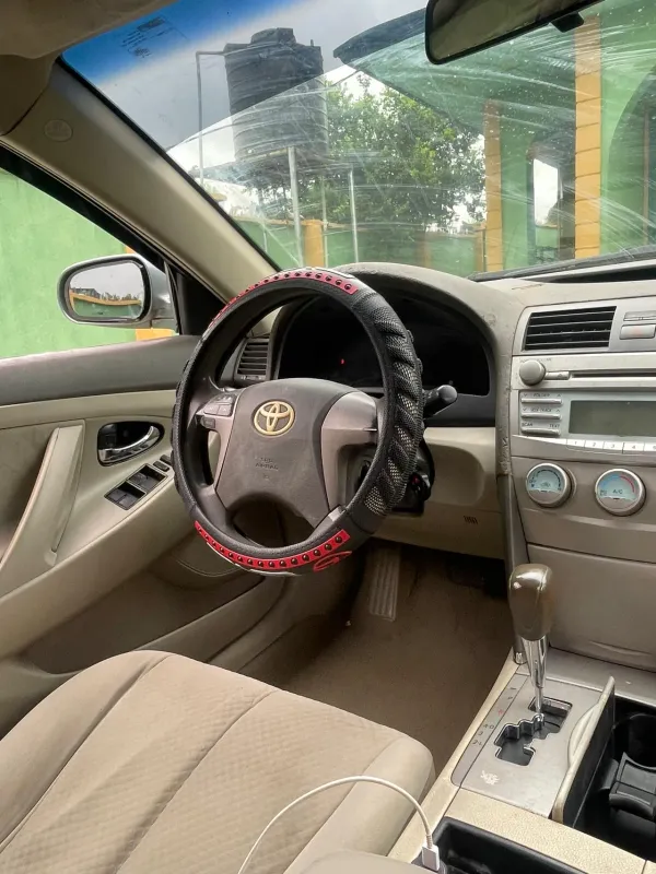 Thumbnail 2 of 2009 Toyota Camry LE