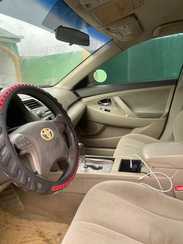 Thumbnail 3 of 2009 Toyota Camry LE