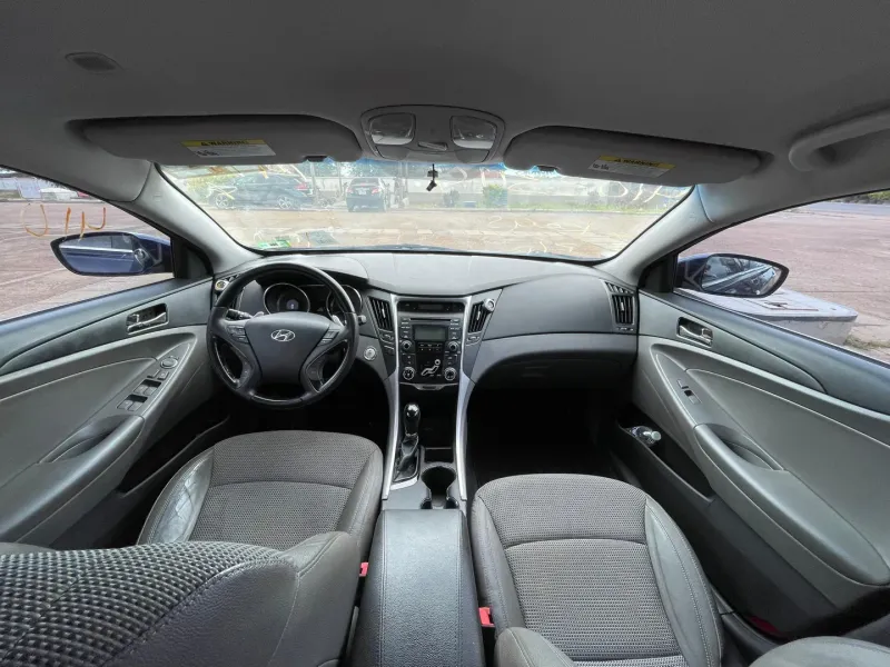 Thumbnail 3 of 2012 Hyundai Sonata