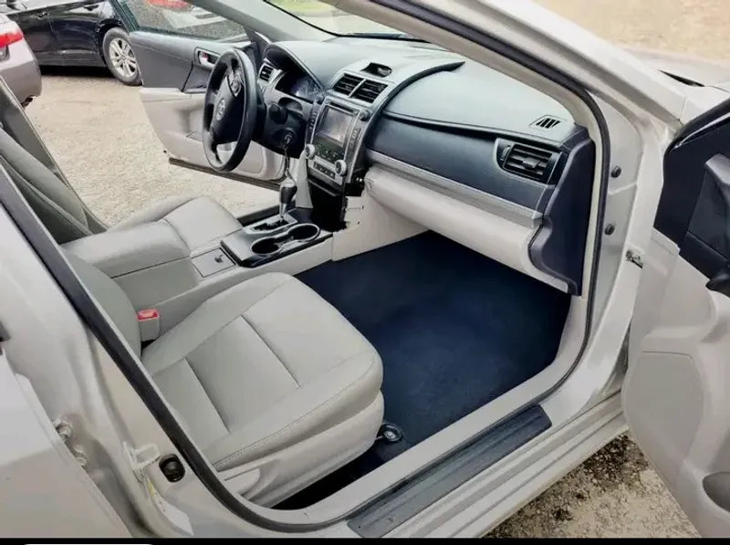 Thumbnail 5 of 2017 Toyota Camry LE
