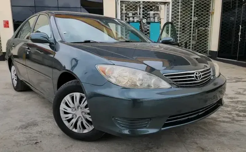 Thumbnail 2 of 2010 Toyota Camry LE