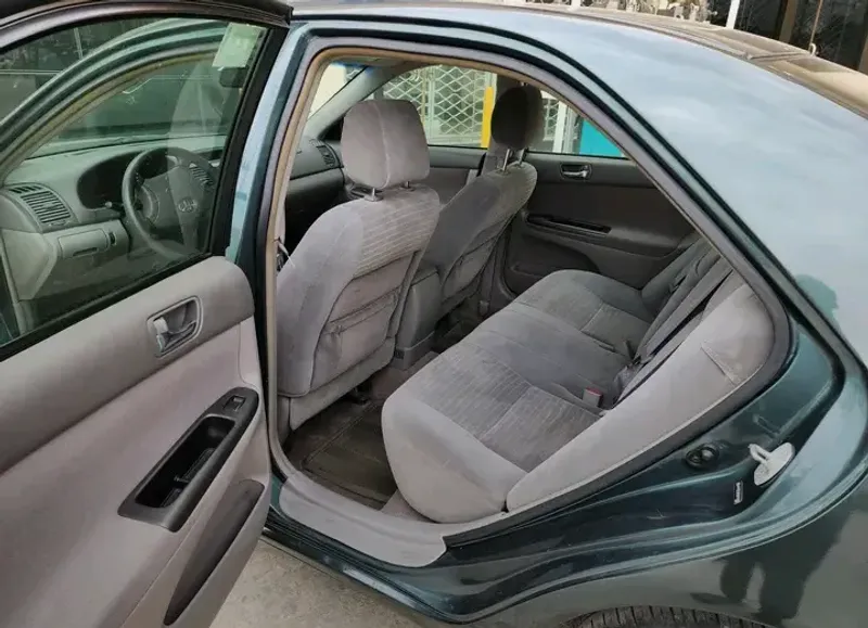 Thumbnail 4 of 2010 Toyota Camry LE