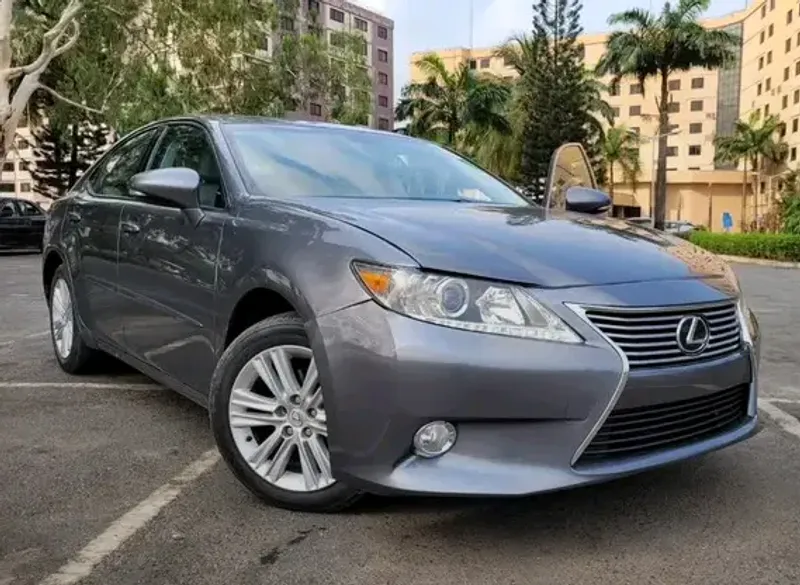 Thumbnail 3 of 2018 Lexus ES LE