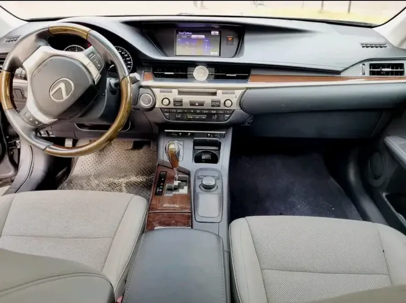 Thumbnail 5 of 2018 Lexus ES LE