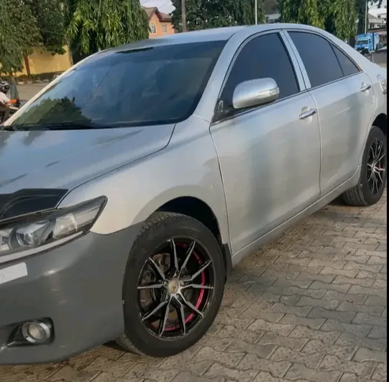 Thumbnail 3 of 2011 Toyota Corolla LE