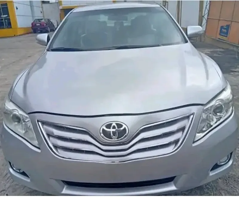 Thumbnail 5 of 2010 Toyota Camry LE