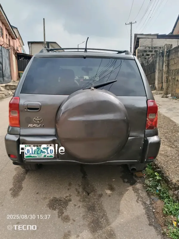 Thumbnail 2 of 2005 Toyota RAV4