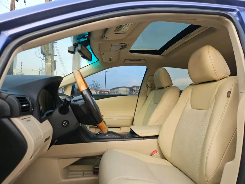 Thumbnail 4 of 2010 Lexus RX