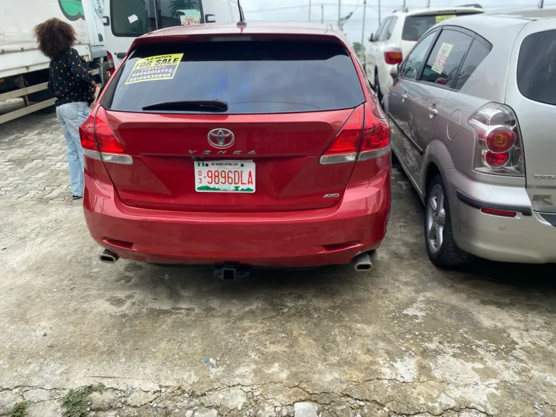 Thumbnail 4 of 2010 TOYOTA Venza