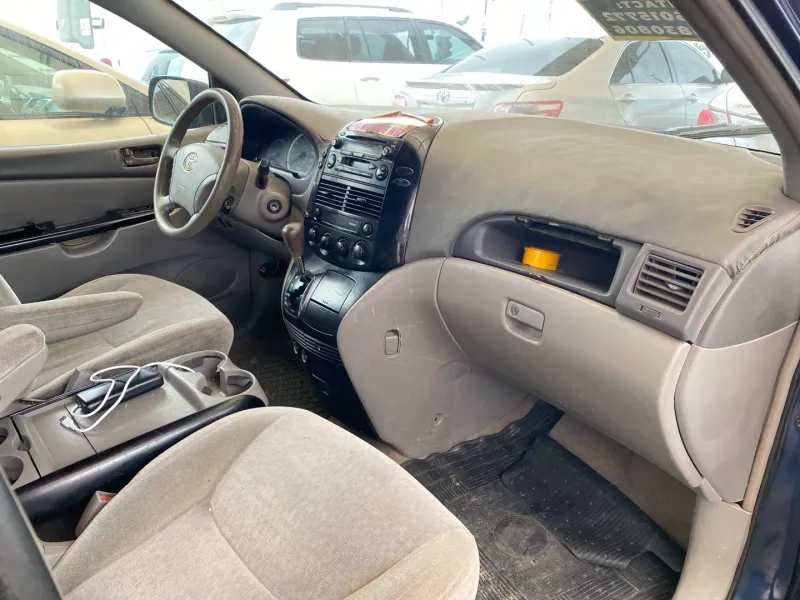 Thumbnail 2 of 2004 TOYOTA Sienna