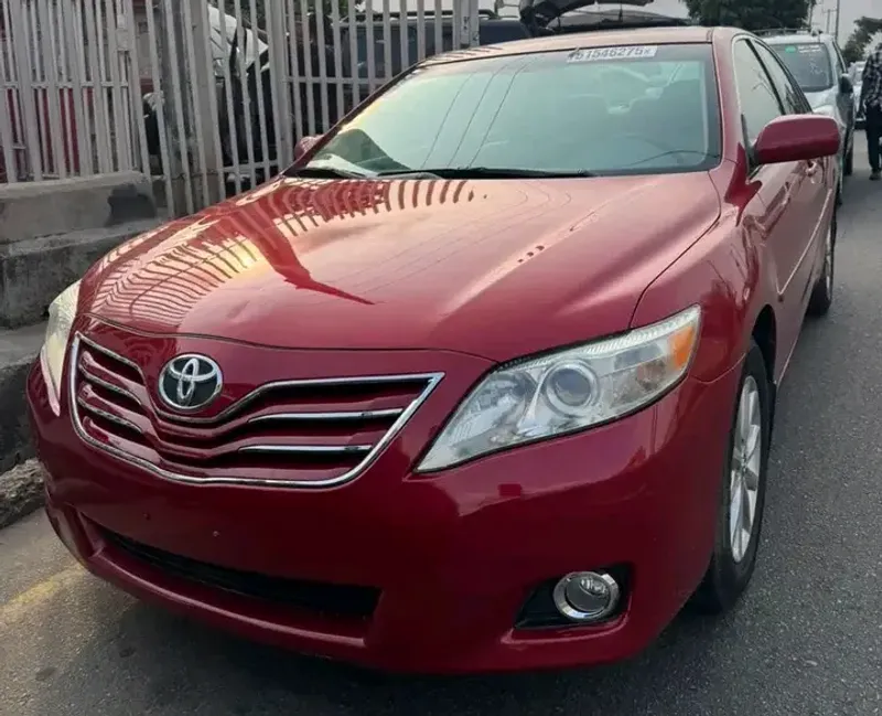 Thumbnail 2 of 2010 Toyota Camry XLE