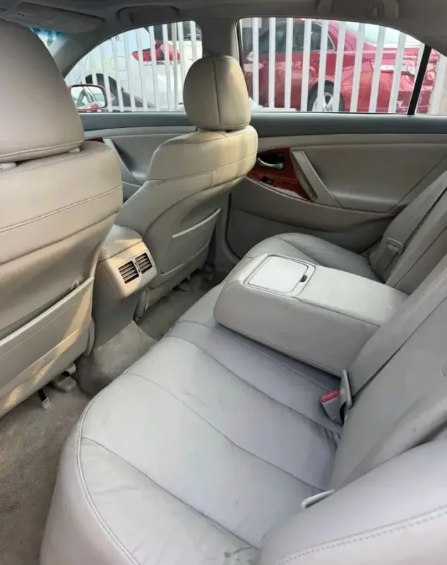 Thumbnail 4 of 2010 Toyota Camry XLE