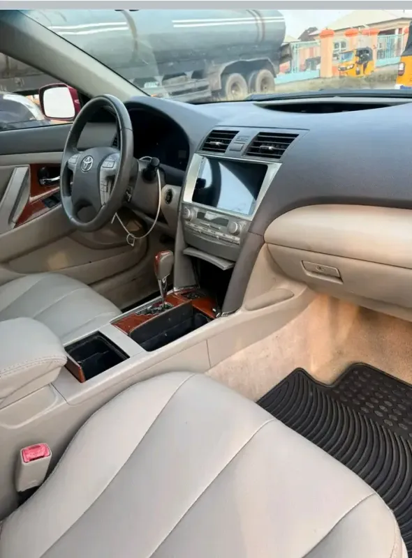 Thumbnail 5 of 2010 Toyota Camry XLE