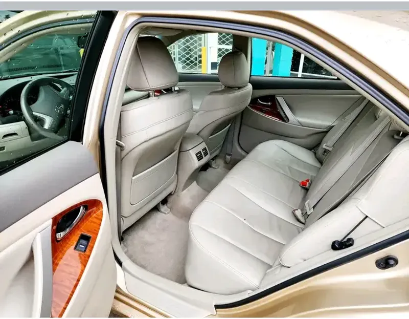Thumbnail 6 of 2011 Toyota Camry XLE