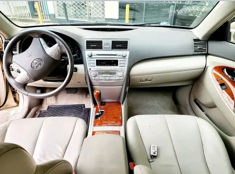Thumbnail 7 of 2011 Toyota Camry XLE