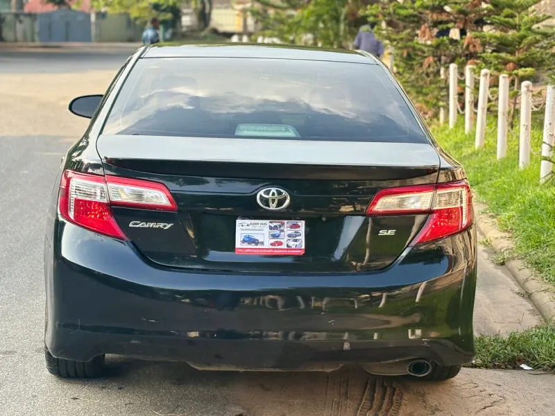 Thumbnail 4 of 2012 Toyota Camry SE