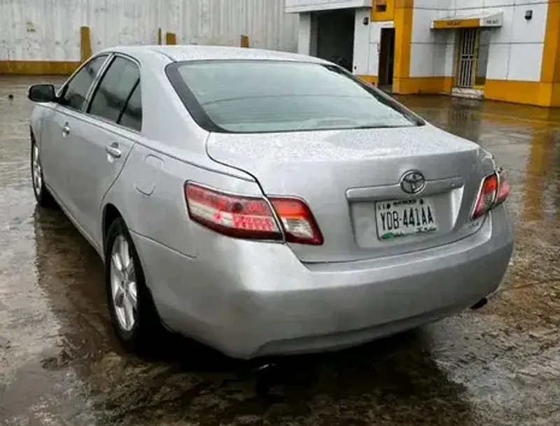 Thumbnail 2 of 2013 Toyota Camry LE