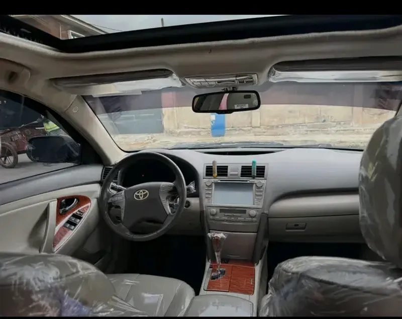 Thumbnail 3 of 2011 Toyota Camry XLE