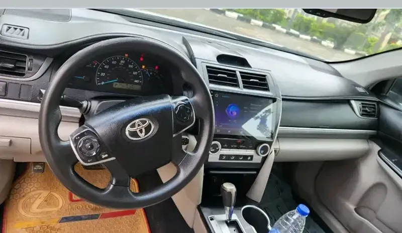 Thumbnail 3 of 2012 Toyota Camry LE