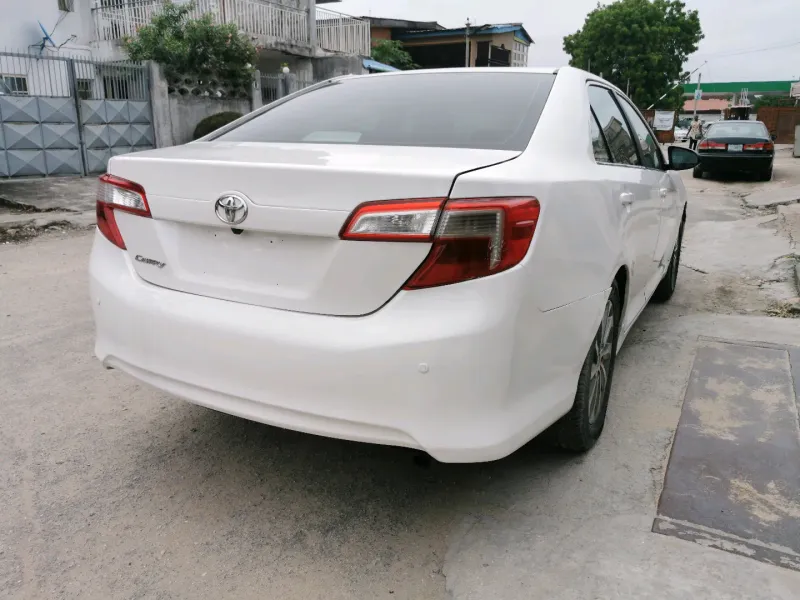 Thumbnail 4 of 2015 Toyota Camry