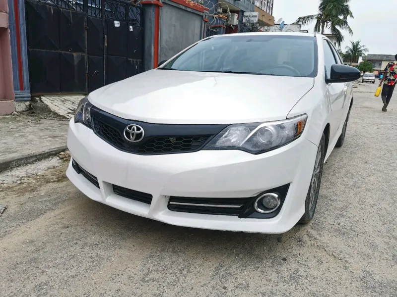 Thumbnail 17 of 2015 Toyota Camry