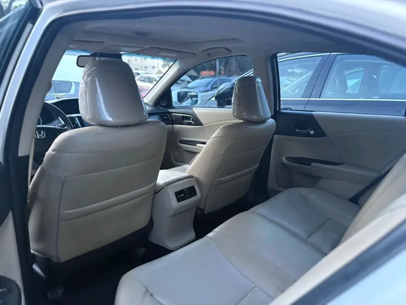 Thumbnail 5 of 2017 Honda Accord