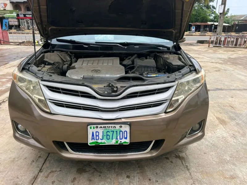 Thumbnail 8 of 2011 Toyota Venza Le